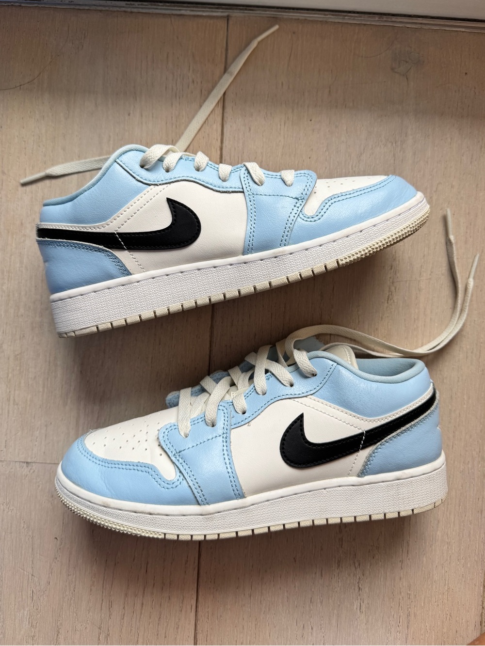Air Jordan 1 Low GS Ice Blue US 5.5Y